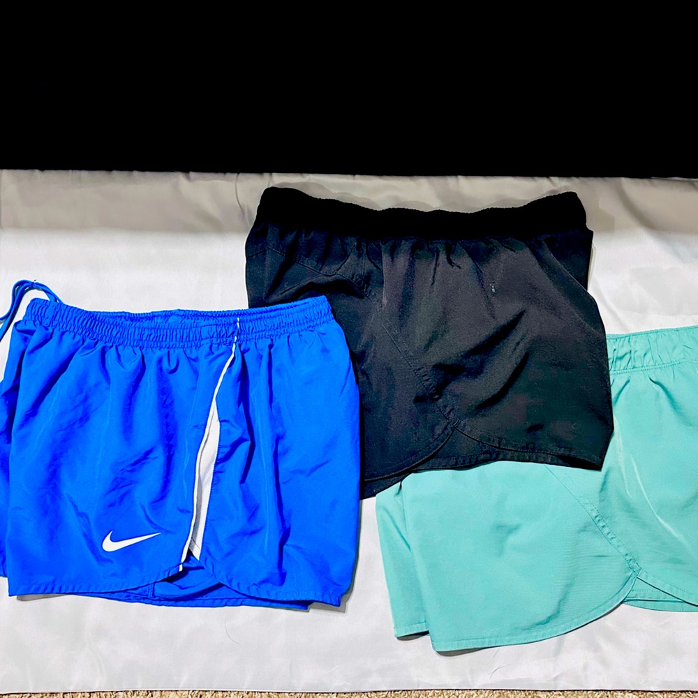 SHORTS‎ BUNDLE - LIKE NEW - Very  Nice 2 old navy (S) and 1 Nike (M)
